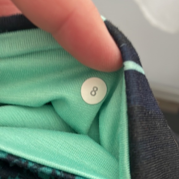 Lululemon Capri workout pants - Picture 3 of 4